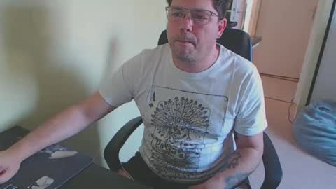 Snapshot of mistercoeur1 chatting on 02-19-25, 03:38 mistercoeur online show from 02-19-25, 03:38