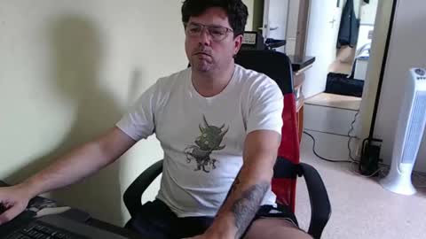 Snapshot of mistercoeur1 chatting on 09-13-25, 07:41 mistercoeur online show from 09-13-25, 07:41