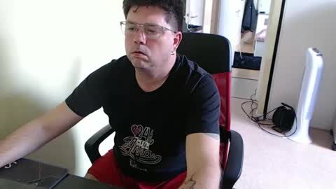 Snapshot of mistercoeur1 chatting on 10-22-25, 03:01 mistercoeur online show from 10-22-25, 03:01