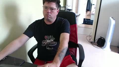 Snapshot of mistercoeur1 chatting on 10-23-25, 02:27 mistercoeur online show from 10-23-25, 02:27