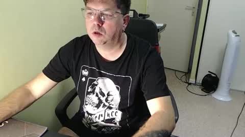 Snapshot of mistercoeur1 chatting on 11-11-25, 08:25 mistercoeur online show from 11-11-25, 08:25