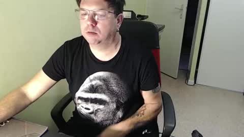 Snapshot of mistercoeur1 chatting on 11-29-25, 08:39 mistercoeur online show from 11-29-25, 08:39