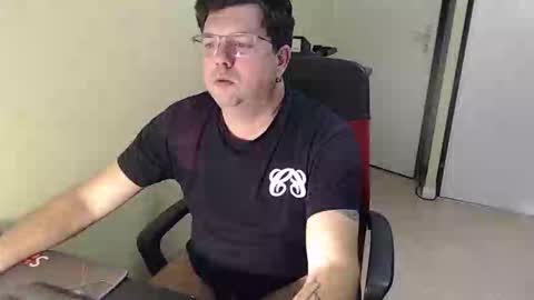 Snapshot of mistercoeur1 chatting on 12-04-25, 04:16 mistercoeur online show from 12-04-25, 04:16