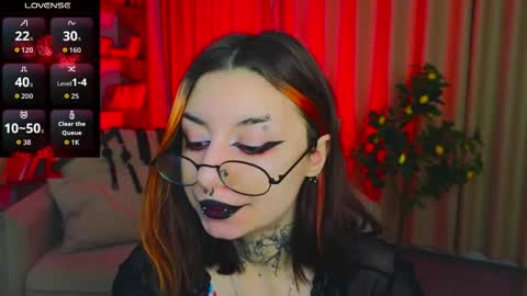 Snapshot of mistress__marcelline chatting on 04-22-26, 01:30 Marcelline online show from 04-22-26, 01:30