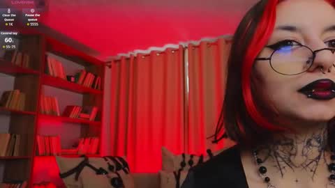 Snapshot of mistress__marcelline chatting on 05-12-26, 02:19 Marcelline online show from 05-12-26, 02:19