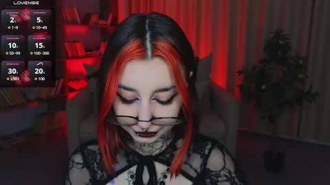 Snapshot of mistress__marcelline chatting on 06-02-26, 02:13 Marcelline online show from 06-02-26, 02:13