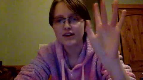 Lassie Cassie online show from 03-29-26, 03:28