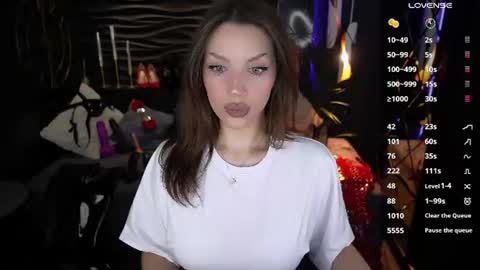 Snapshot of mistress_darsy chatting on 06-23-26, 02:04 Darsy online show from 06-23-26, 02:04