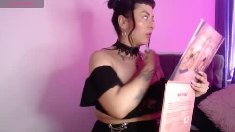 Snapshot of mistress_ditta2 chatting on 02-13-25, 09:06 online show from 02-13-25, 09:06