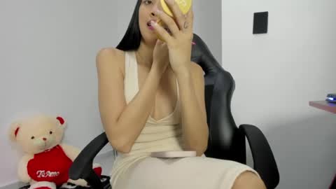 Snapshot of mistress_findom chatting on 06-14-26, 03:52 mistress_findom online show from 06-14-26, 03:52