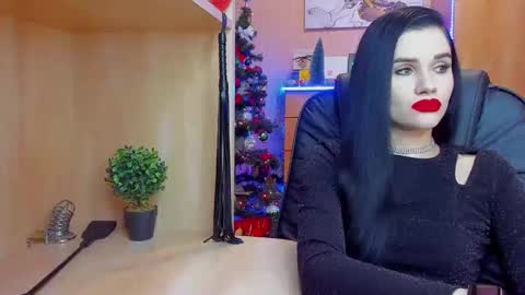 Snapshot of mistress_kristi chatting on 12-08-24, 08:25 Mistress Kristi online show from 12-08-24, 08:25