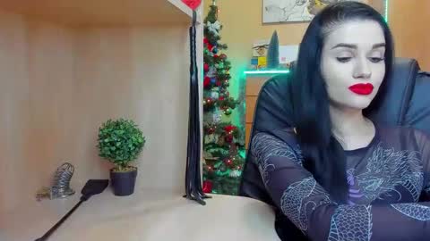 Snapshot of mistress_kristi chatting on 12-10-24, 07:43 Mistress Kristi online show from 12-10-24, 07:43