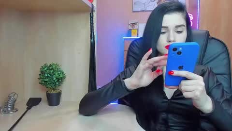 Snapshot of mistress_kristi chatting on 01-16-25, 07:52 Mistress Kristi online show from 01-16-25, 07:52