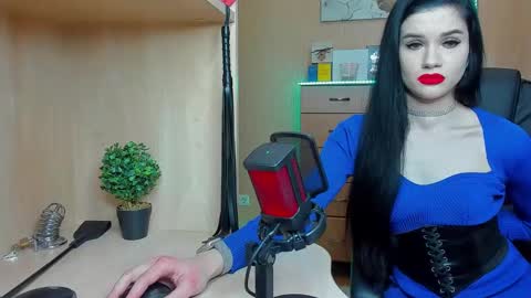 Snapshot of mistress_kristi chatting on 01-21-25, 06:45 Mistress Kristi online show from 01-21-25, 06:45