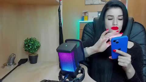 Snapshot of mistress_kristi chatting on 01-27-25, 06:41 Mistress Kristi online show from 01-27-25, 06:41