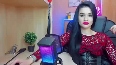 Snapshot of mistress_kristi chatting on 02-08-25, 08:53 Mistress Kristi online show from 02-08-25, 08:53