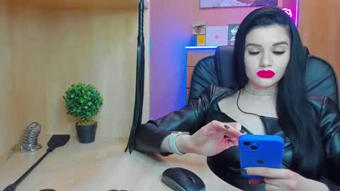Snapshot of mistress_kristi chatting on 02-20-25, 06:46 Mistress Kristi online show from 02-20-25, 06:46