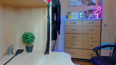 Snapshot of mistress_kristi chatting on 02-21-25, 05:31 Mistress Kristi online show from 02-21-25, 05:31