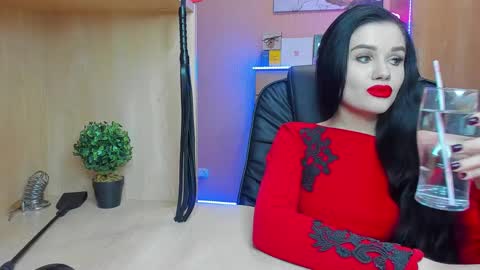 Snapshot of mistress_kristi chatting on 03-09-25, 09:25 Mistress Kristi online show from 03-09-25, 09:25