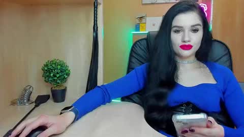 Snapshot of mistress_kristi chatting on 03-10-25, 05:18 Mistress Kristi online show from 03-10-25, 05:18