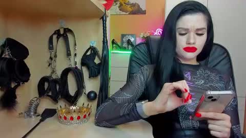 Snapshot of mistress_kristi chatting on 10-01-25, 07:09 Mistress Kristi online show from 10-01-25, 07:09