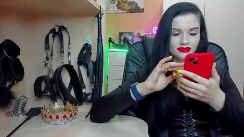 Snapshot of mistress_kristi chatting on 10-25-25, 05:51 Mistress Kristi online show from 10-25-25, 05:51