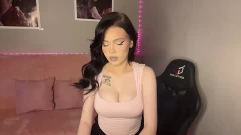 Snapshot of mistress_of_hearts chatting on 09-18-25, 06:26 Mia online show from 09-18-25, 06:26