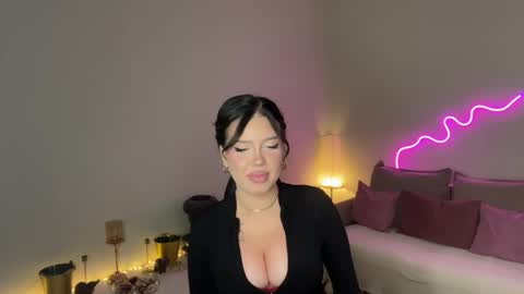 Mia online show from 05-16-26, 07:56