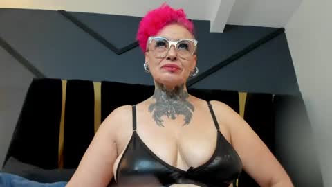 Snapshot of mistress_sandy chatting on 06-15-26, 08:44 Sandy Mistress online show from 06-15-26, 08:44