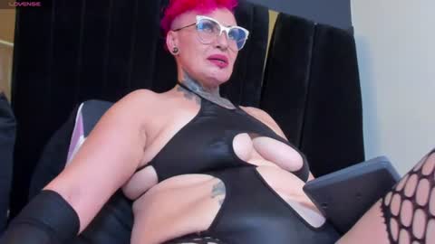 Snapshot of mistress_sandy chatting on 07-17-26, 09:52 Sandy Mistress online show from 07-17-26, 09:52