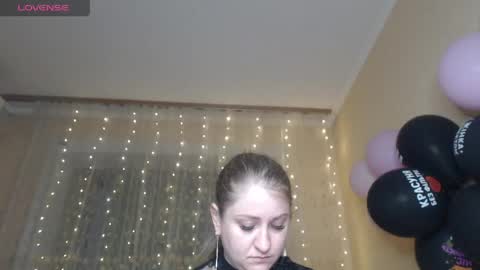 Snapshot of mistresscaro chatting on 05-11-26, 07:44 mistresscaro online show from 05-11-26, 07:44