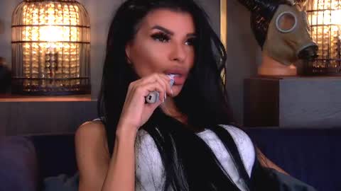 Snapshot of mistresselenia chatting on 06-18-26, 11:14 Elenia online show from 06-18-26, 11:14