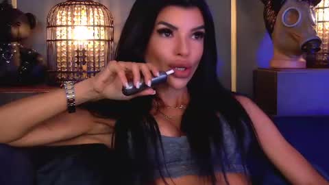 Snapshot of mistresselenia chatting on 06-24-26, 11:31 Elenia online show from 06-24-26, 11:31