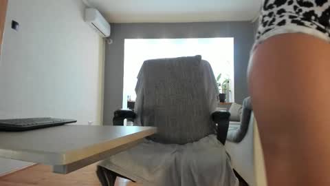 Snapshot of mistressellie chatting on 09-18-25, 12:07 MitressEllie--Your Bratty Miss online show from 09-18-25, 12:07