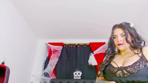 Snapshot of mistresslombana_666 chatting on 10-23-25, 06:02 Mistresslombana online show from 10-23-25, 06:02