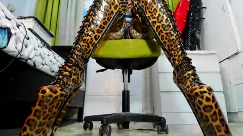 Tiffany online show from 03-14-26, 10:15