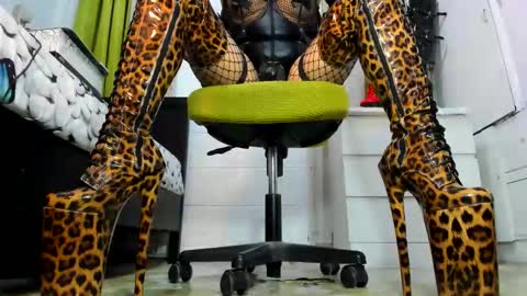 Tiffany online show from 03-17-26, 10:24