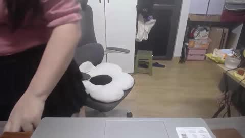 Snapshot of misumiko96 chatting on 12-23-25, 07:39 Misumiko96 online show from 12-23-25, 07:39