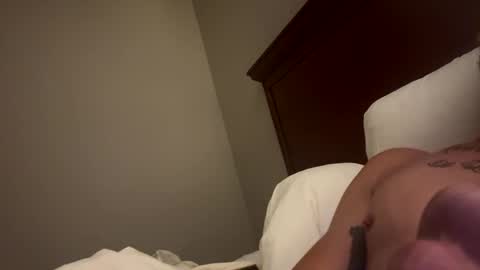 Snapshot of mitchymitch89 chatting on 10-31-25, 09:54 mitchymitch89 online show from 10-31-25, 09:54