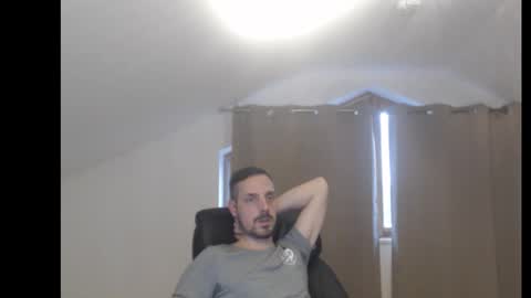 Snapshot of mitsch01 chatting on 11-25-25, 10:48 Mitsch online show from 11-25-25, 10:48