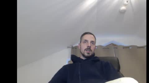 Snapshot of mitsch01 chatting on 11-29-25, 01:36 Mitsch online show from 11-29-25, 01:36