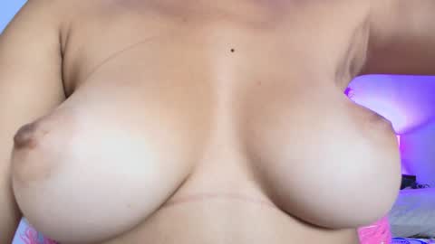 Snapshot of miwa_cutte chatting on 12-17-24, 02:22 Miwa online show from 12-17-24, 02:22