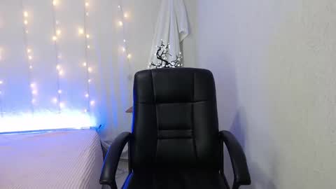 mixie_cute online show from 12-02-24, 01:58