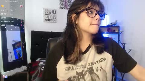 mixie_cute online show from 11-04-25, 01:32