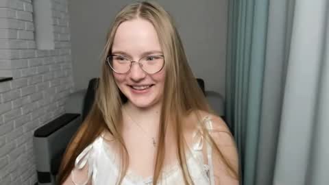 Snapshot of miya_mimi chatting on 01-09-25, 04:28 Miya online show from 01-09-25, 04:28