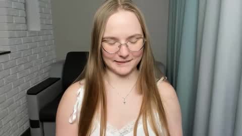 Snapshot of miya_mimi chatting on 01-09-25, 09:26 Miya online show from 01-09-25, 09:26