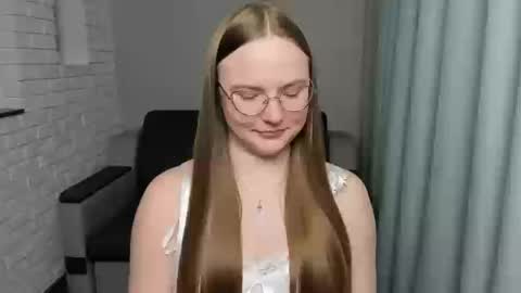 Snapshot of miya_mimi chatting on 01-11-25, 10:18 Miya online show from 01-11-25, 10:18