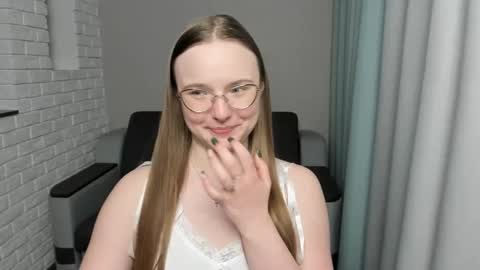 Snapshot of miya_mimi chatting on 01-14-25, 09:30 Miya online show from 01-14-25, 09:30