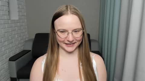 Snapshot of miya_mimi chatting on 01-20-25, 09:22 Miya online show from 01-20-25, 09:22