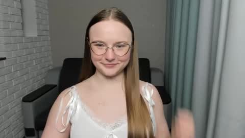 Snapshot of miya_mimi chatting on 01-22-25, 09:21 Miya online show from 01-22-25, 09:21